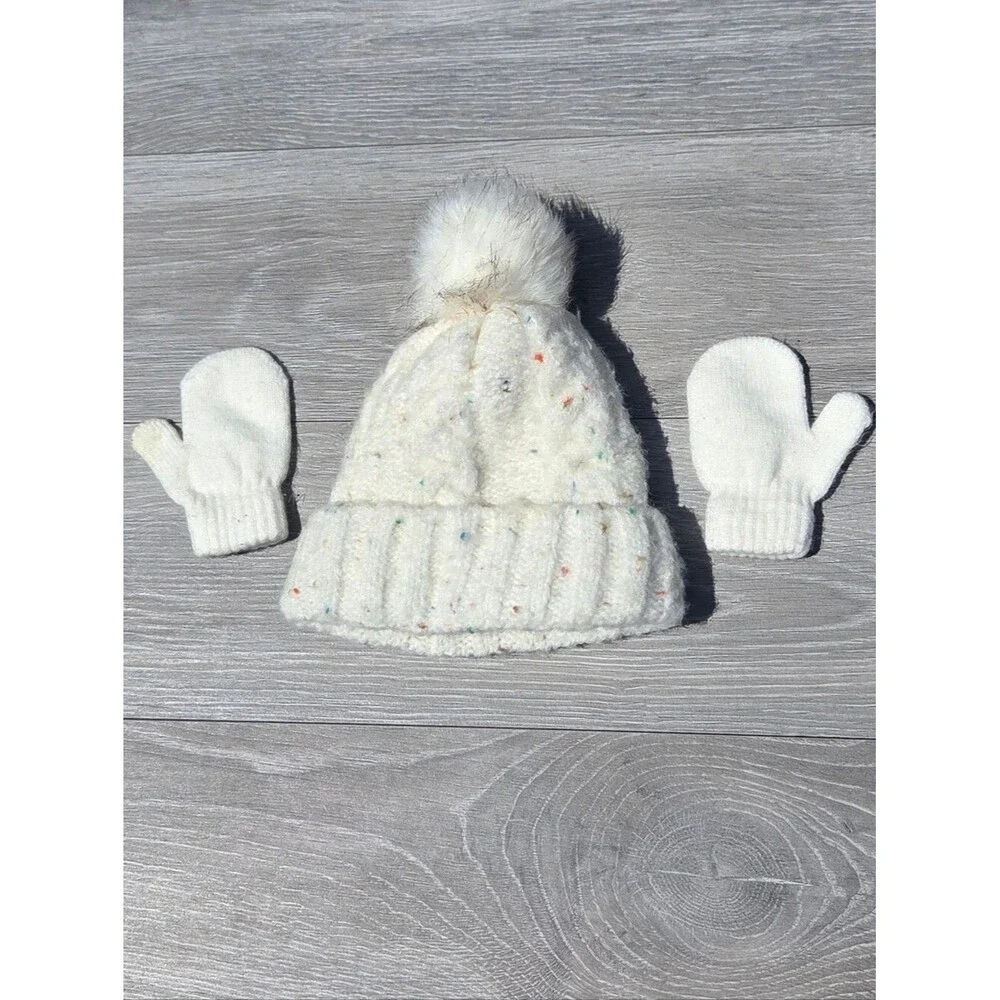 Cat & Jack Beanie and Mittens Size 6-24 Months